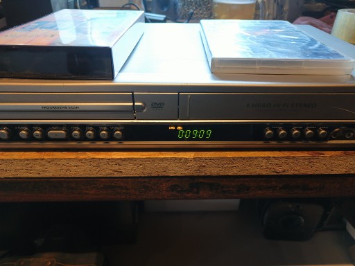 Zdjęcie oferty: VHS DVD Philips DVP 3100V combo magnetowid 