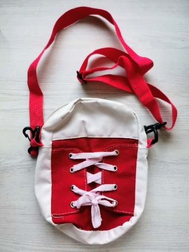 Zdjęcie oferty: Wesoła torebka trampek na ramię