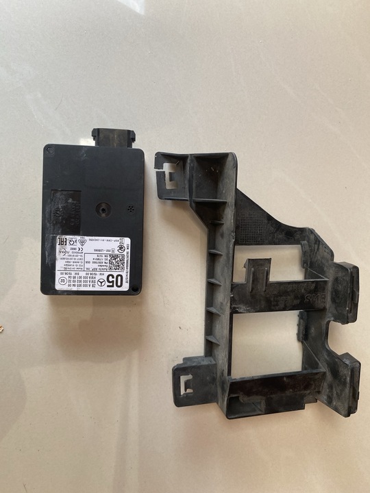 By mercedes w246 radar sensor distronic a0009058406 in Europe