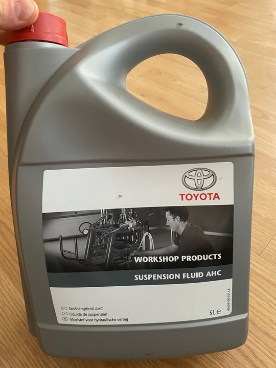 TEPALAS TOYOTA SUSPENSION FLUID AHC 5L — ŽEMA KAINA SROTAS