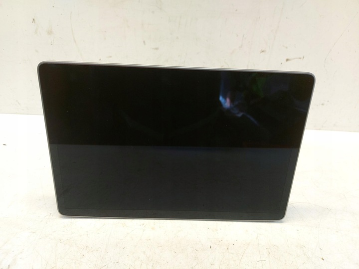 Teslа model 3 дисплей екран, фото