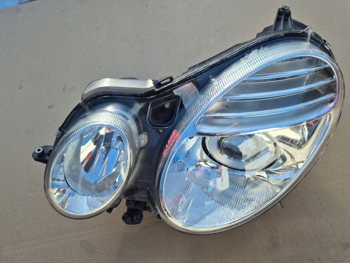 Mercedes E W211 lampa lewa.Ksenon.Lift 2006-09.D1S