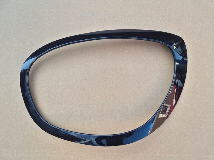 Mini Countryman F60 ramka lampy.Lewa.2020-23.Dekor