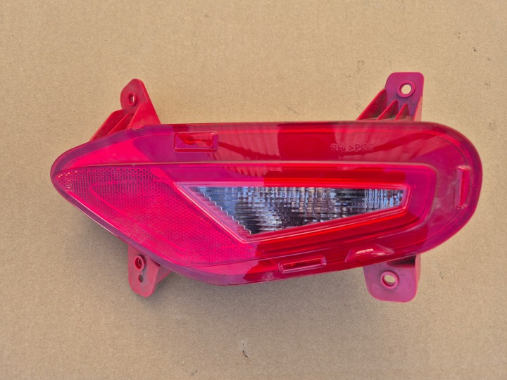 KIA Stonic lampa tylna prawa w zderzak.2017- .