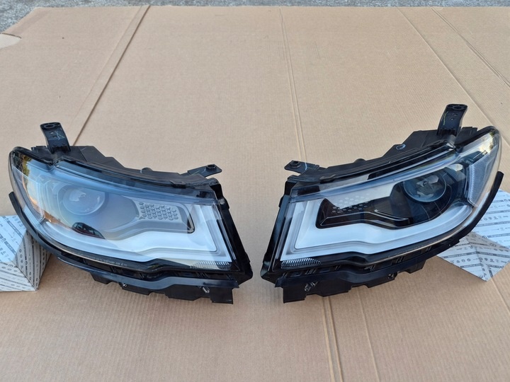 Jeep Compass 2 lampa prawa i lewa.Ksenon.LED.