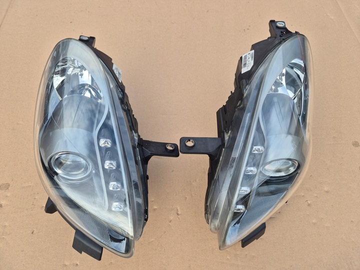 Alfa Romeo Giulietta lampa lewa i prawa.H-7.Grafit