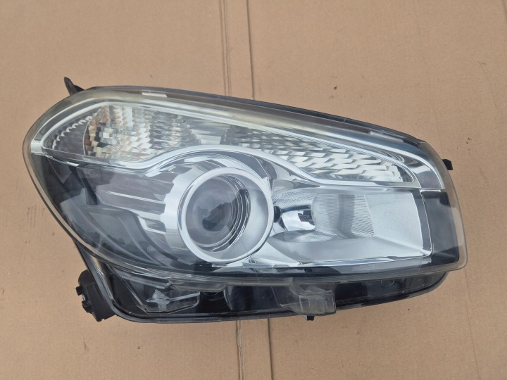Nissan Qashqai lampa prawa.Lifting 2009-13.Hella