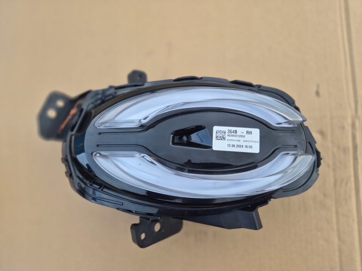 Fiat 600 lampa prawa DRL LED.600e.2023-