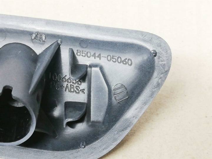AVENSIS T27 08-11 BOUCHON BUSE LAVE-GLACE PHARES