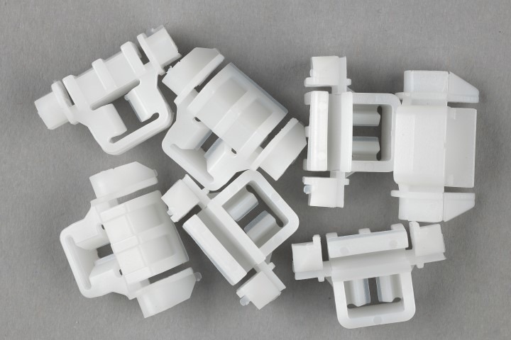 CLIPS MOULURE LARGE PUISSANCE INFÉRIEUR MERCEDES W124