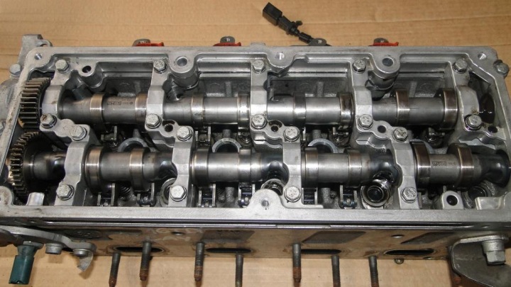 CULASSE CAG CAH 2.0TDI AUDI A4 A5 A6 03L103373E