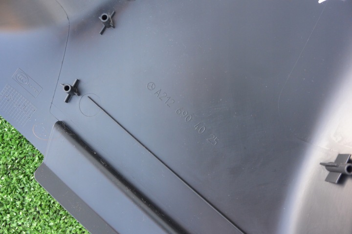PROTECTION MONTANTS CENTRALE MERCEDES-BENZ W212 LIFT JEU