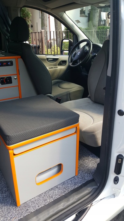 TOALETA CASIER AVEC TOALETA THETFORD CAMPING-CAR CAMPER
