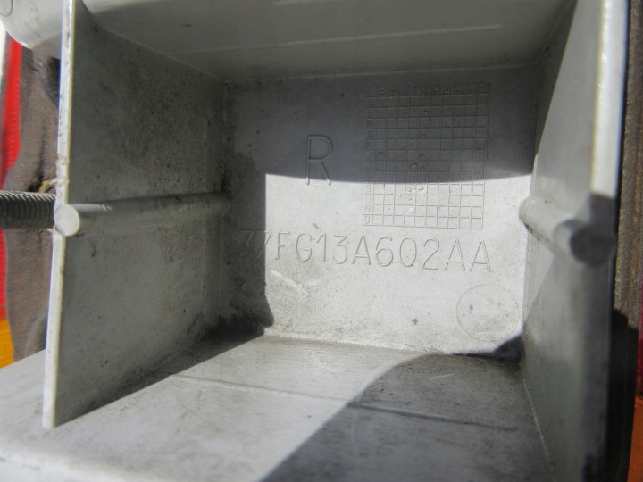 PHARE ARRIÈRE DROITE FORD FIESTA MK1 77FG13A602AA