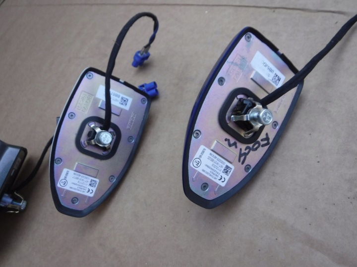 ANTENNE SUR TOIT GOUPILLE FORD FOCUS MK4 2018- COULEURS