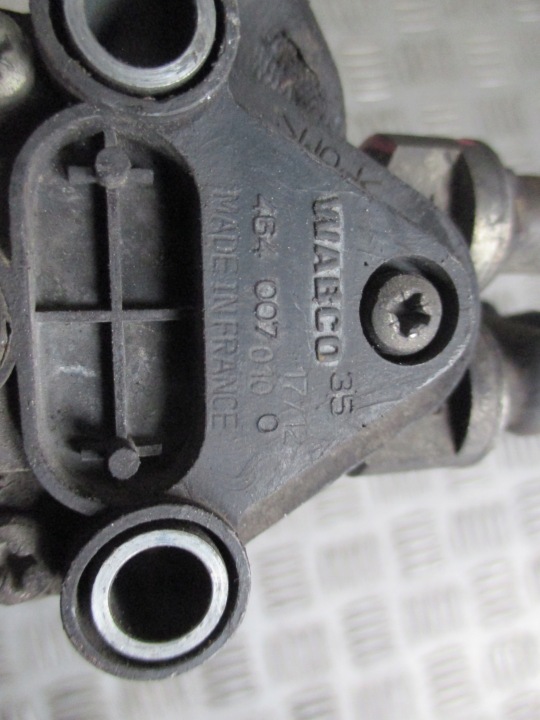 SOUPAPE NIVELLEMENT SCANIA 4 95-04R 464007010