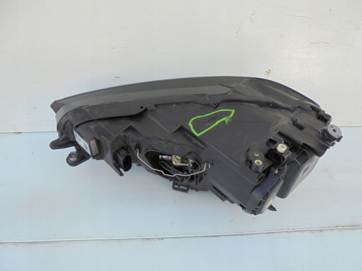PROJECTEUR XÉNON LED DROIT VW GOLF 7 SPORTSVAN