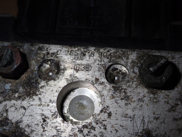 TOYOTA YARIS FR 99-05 POMPE ABS-U
