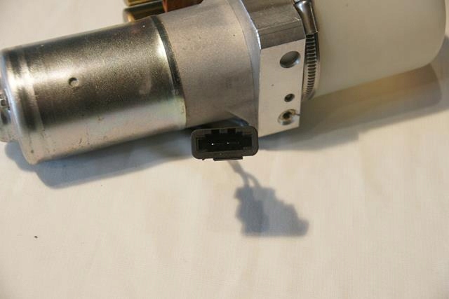 POMPE TOITS SERVOMOTEUR AUDI A4 B6 B7 8H0871611 GLACE
