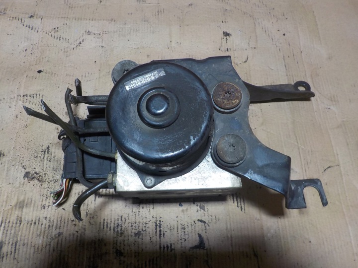 FORD FOCUS MK1 5WK8458 POMPE ABS 1.8 TDDI