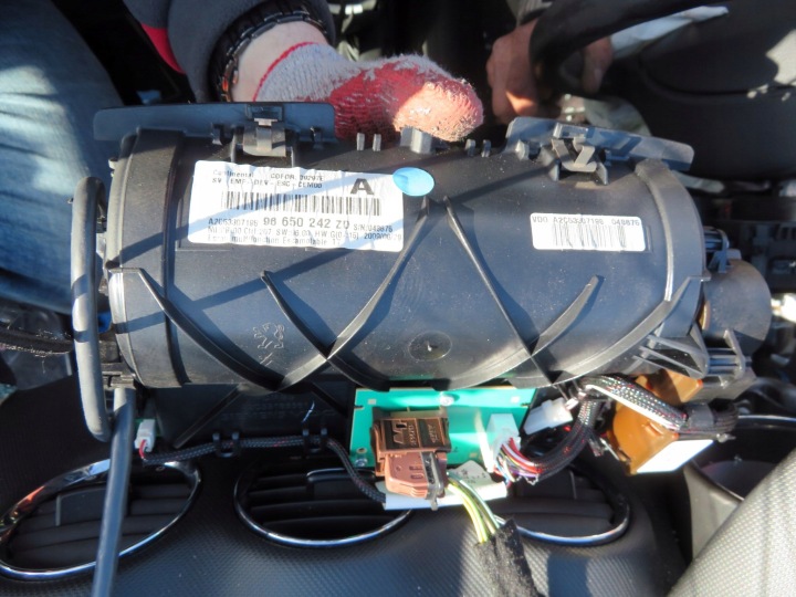 PEU 308 T7 NAVIGATION TEXTILE RADIO CARTE RNEG