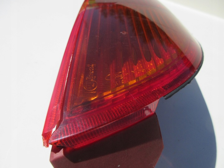 PHARE ARRIÈRE DROITE FORD FOCUS I HAYON 1 MK1