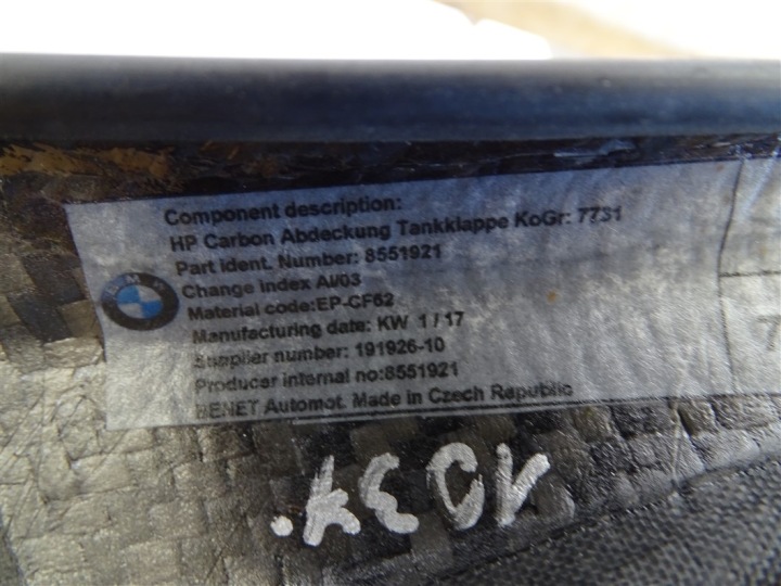 REVÊTEMENT SUR RÉSERVOIR GOULOTTE DE REMPLISSAGE DE CARBURANT BMW HP CARBONE 8551921