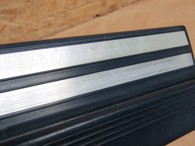 3 MERCEDES W210 95-99 MOULURE SEUIL REVÊTEMENT SUR SEUIL AVANT BLEUE