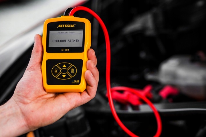 TESTEUR VERS BATTERIES AKUMULATOROW 12V AUTOOL BT360 PL