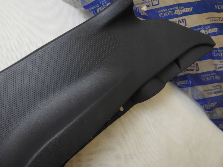 MOULURE REVÊTEMENT SEUIL DROIT ARRIÈRE FIAT MAREA 96-02