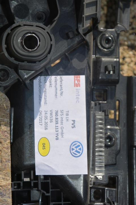 COLLECTEUR PORTES VW TOUAREG 3 III 760867212 760867211