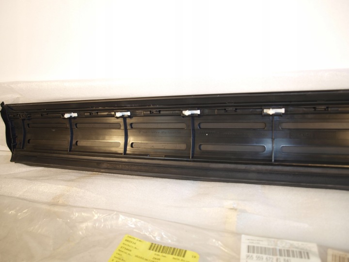 DROITE MOULURE SUR PORTES PORSCHE CAYENNE 955 7L5 NEUF
