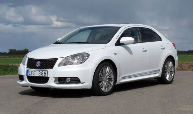 PROTECTION MONTANTS DROITE PLASTIQUE SUZUKI KIZASHI 09-