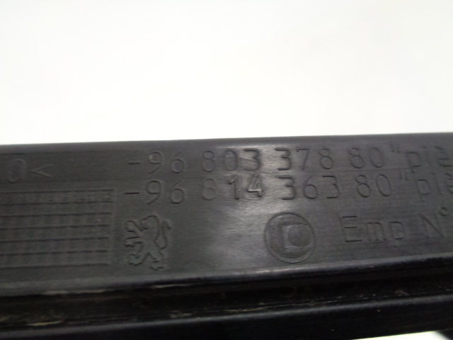 PEUGEOT 308 MOULURE DOUBLURE DE PASSAGE DE ROUE INFÉRIEUR 9680337880