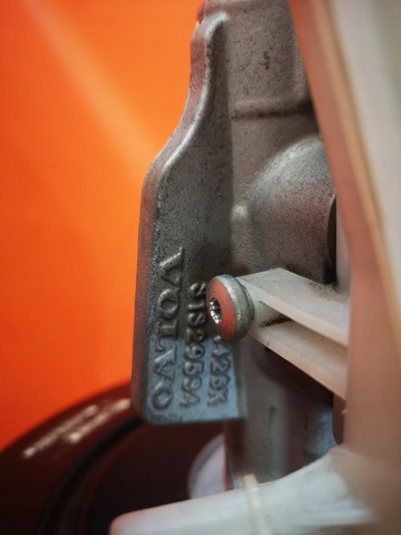 VOLVO V40 D2 LIFT SERVO POMPE DE FREIN RÉSERVOIR