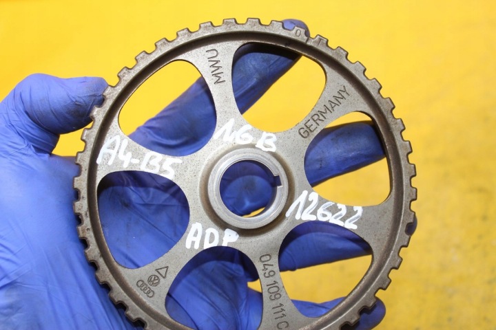 KOLO GALET DISTRIBUTION AUDI A4 B5 1.6 B 049109111C