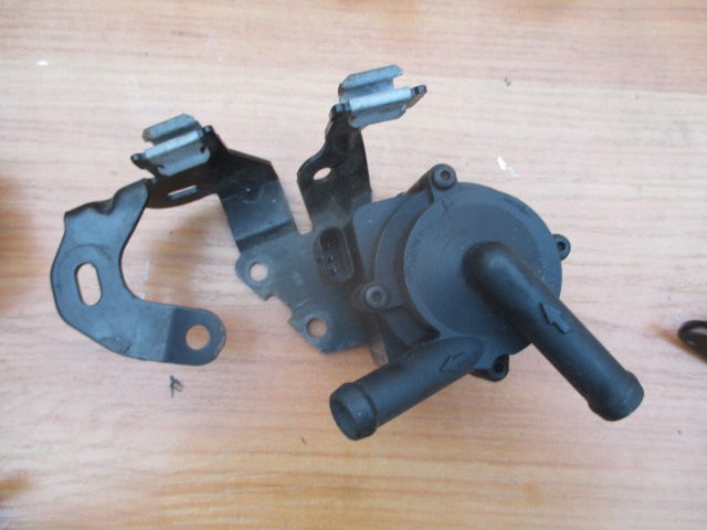 BMW F10 F11 F15 F16 POMPE À EAU CIRCULATION AUXILIAIRE 7584219