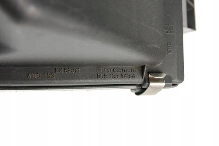 AUDI A6 C5 2,5 TDI CHÂSSIS FILTRE AIR 4B0133837F