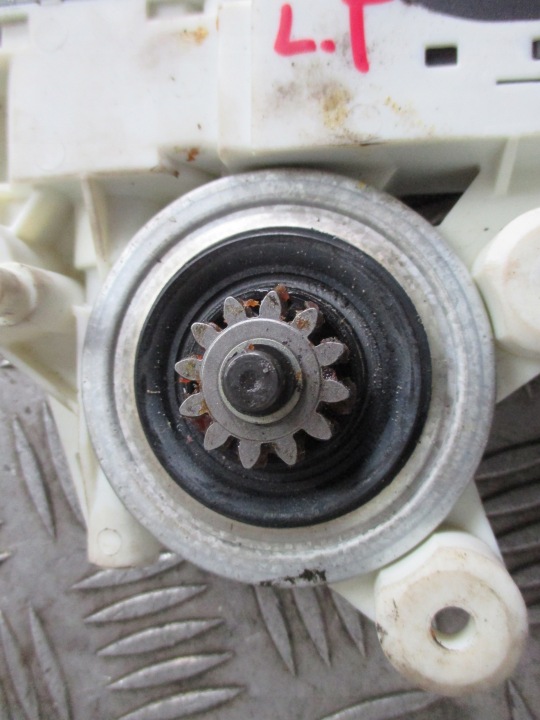 PETIT MOTEUR MODULE VITRES GAUCHE ARRIÈRE FORD C-MAX 03-06