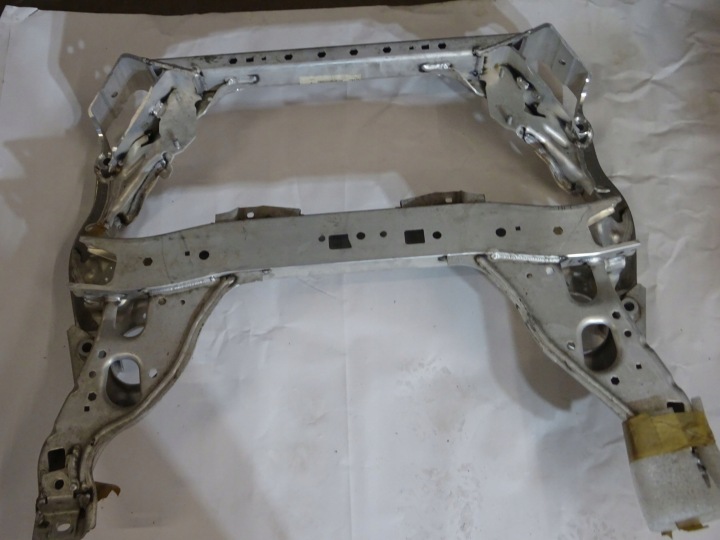 POUTRE AVANT SOUPAPE BMW E81 E90 31116785639