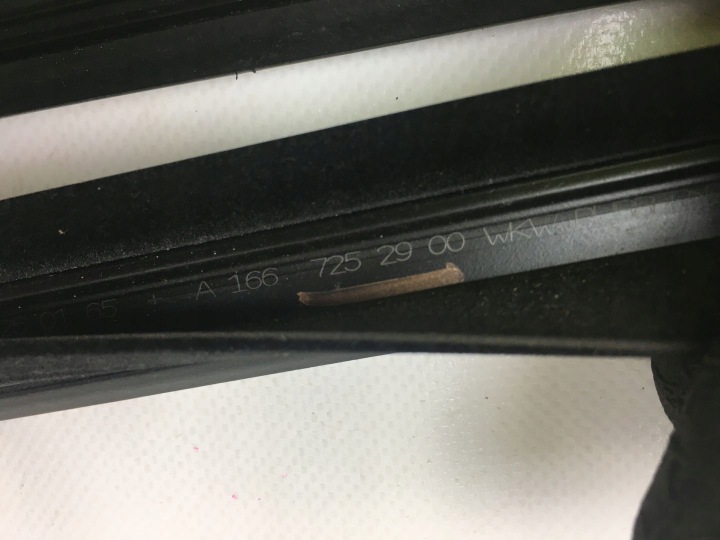 MERCEDES GL W166 MOULURE RACLOIR AVANT