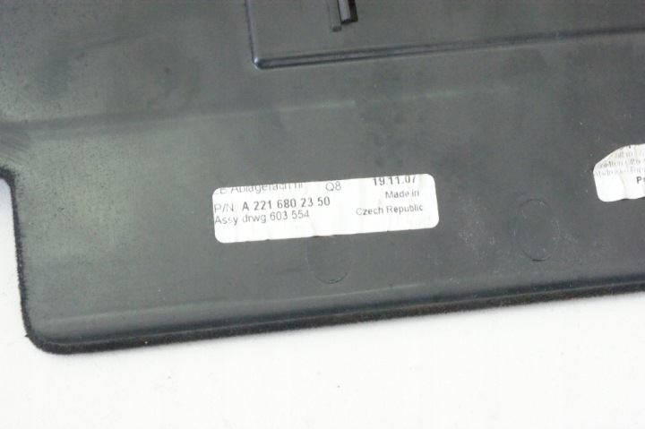 BOÎTE À GANTS BANQUETTES ARRIÈRE ARRIÈRE A2216802350 MERCEDES W216