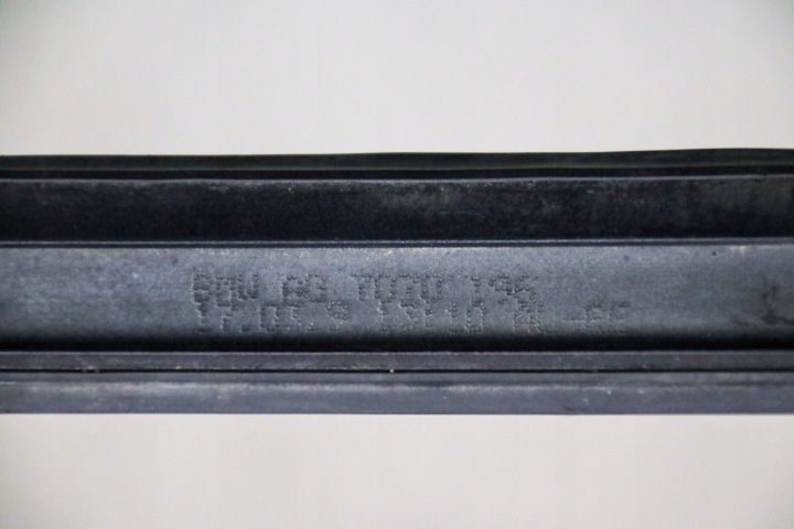 BMW E60 MOULURE TOITS TOITS DROITE 7070196