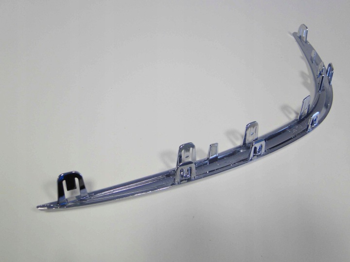 MERCEDES E CLASSE W213 AVANT CHROME GRILLES LATÉRALE