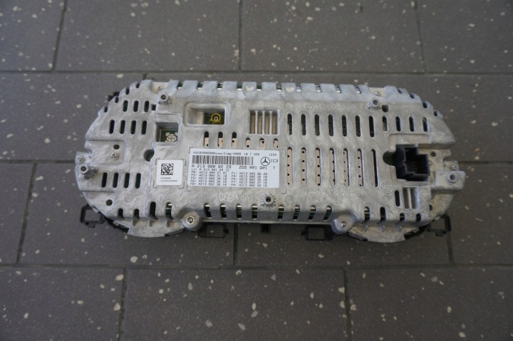 COMPTEUR TABLEAU DE BORD MERCEDES W213 2.2 CDI A2139000229