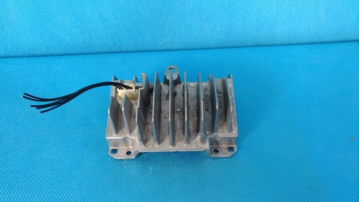 MERCEDES W205 W156 MODULE CONVERTISSEUR LED 1305715204