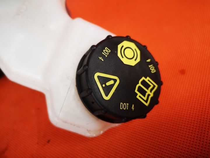 VOLVO V40 II POMPE FREINS SERVO RÉSERVOIR UK 31400404 31362926