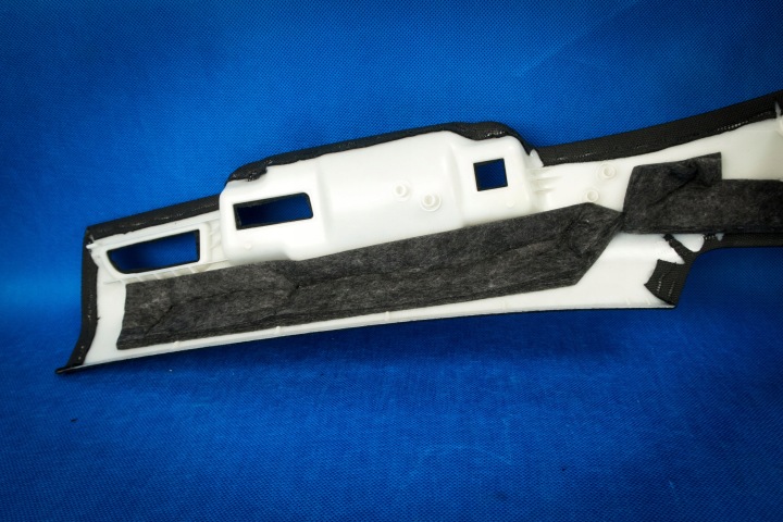 PROTECTION GARNITURE MONTANTS AUDI A8 S8 4H0868289 EU4