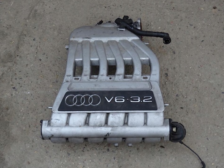 COLLECTEUR ADMISSION AUDI A3 8P R32 3.2 VR6 022133201