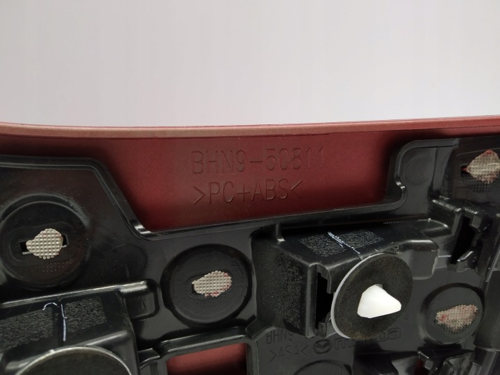 13+ MAZDA III BM HAYON CACHE MOULURE COUVERCLES DE COFFRE ARRIÈRE OM BHN9-50811